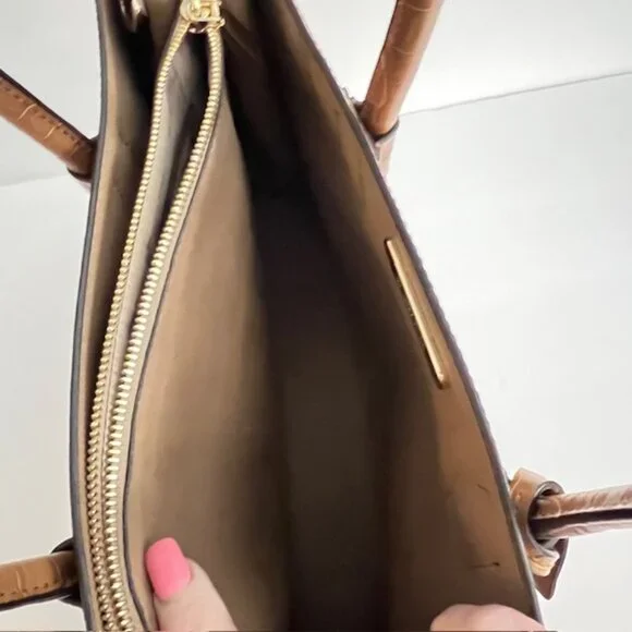 Michael Kors Croc Embossed Leather Adjustable Handbag Crossbody - Picture 5 of 16